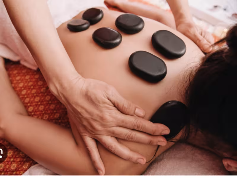 Moon Moon Massage & Spa (foot massage)