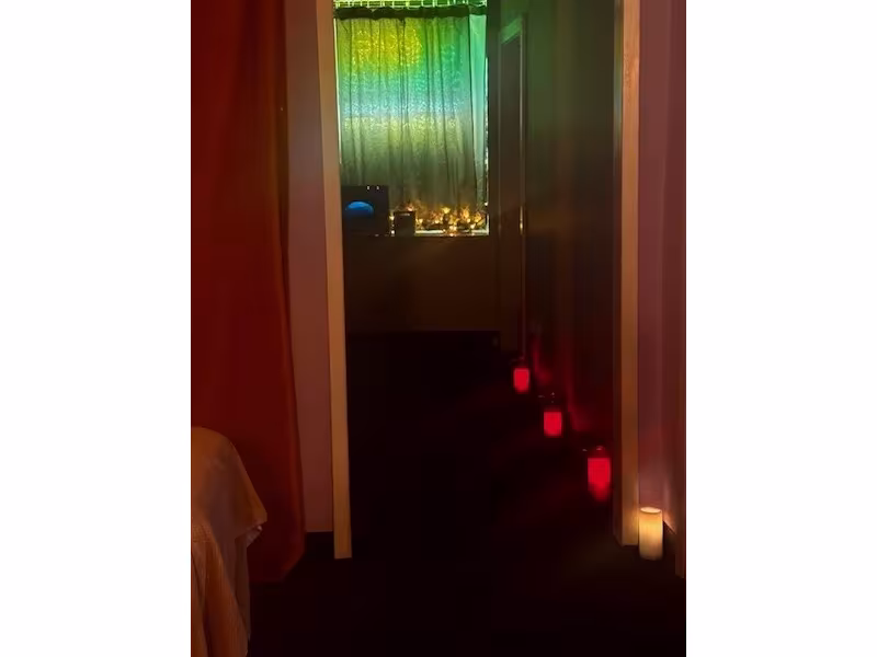 Le Shaoyue Facial & Healing Spa