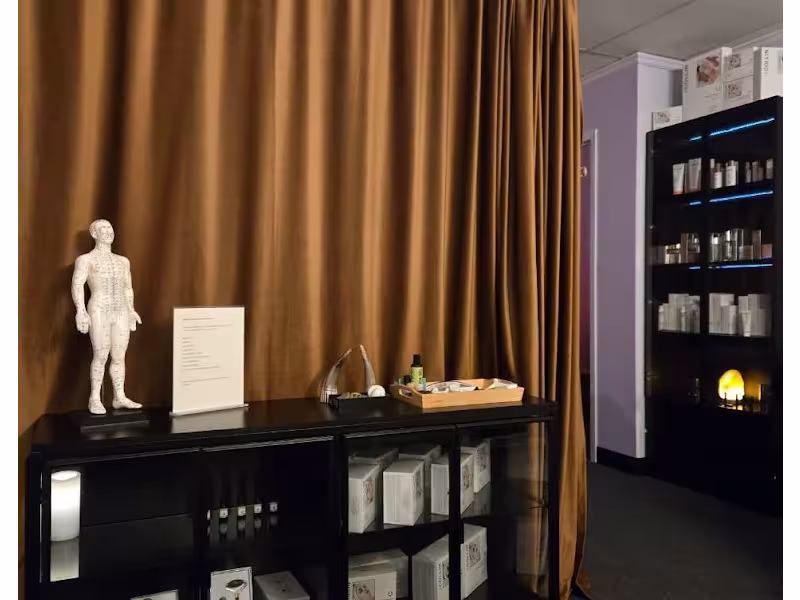 Le Shaoyue Facial & Healing Spa