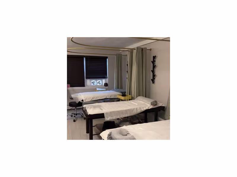 J She Massage Spa