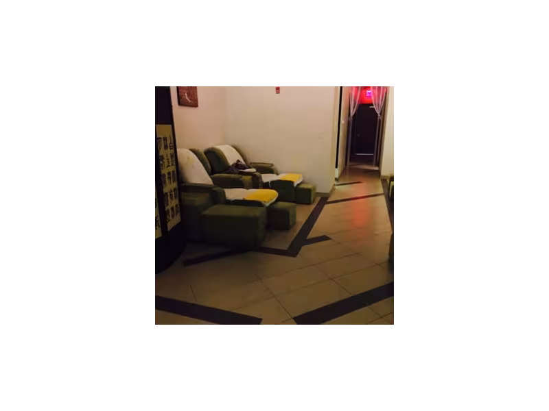 Lemon Tree Foot Rub Spa