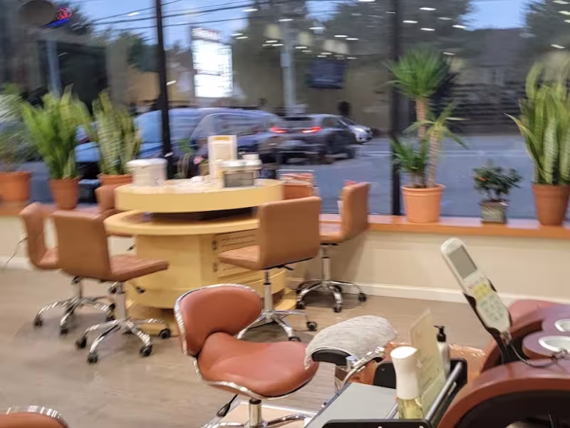 Gee Nail & Spa
