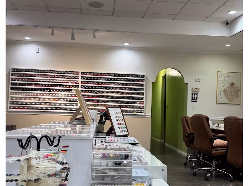 Gee Nail & Spa